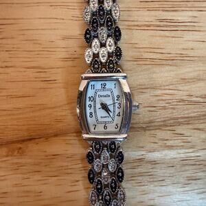 Details Quartz Watch Silver Tone Decorative Link Bracelet Wristwatch
